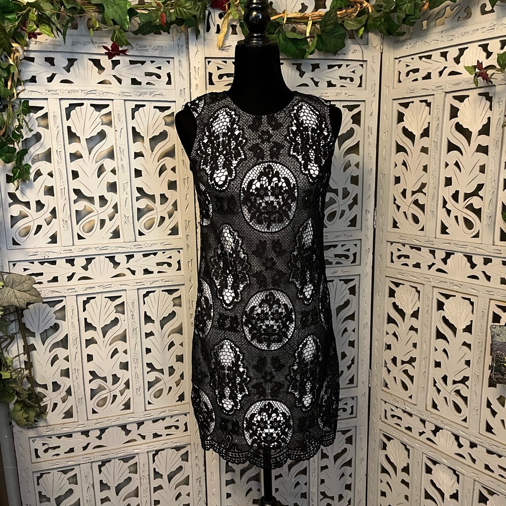 MAIA Wonderful white with gorgeous black lace overlay sleeveless midi dress
